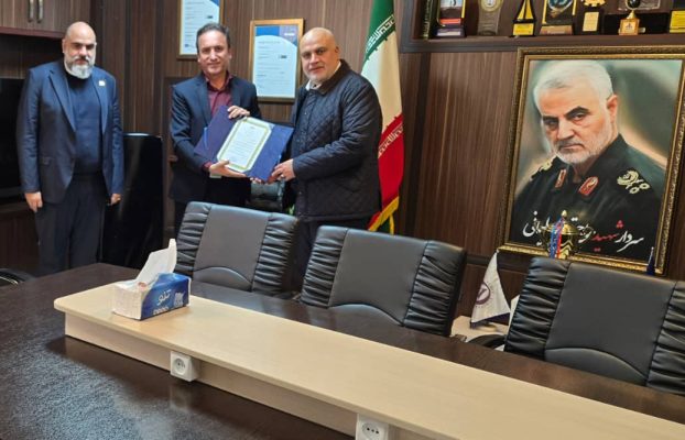 تقدیر از کلورزآریانا به عنوان واحد صنعتی نمونه شهرستان ساوجبلاغ توسط وزارت صنعت، معدن و تجارت